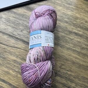 Tanis Fiber Arts Yarn 80% Superwash Merino Made In Canada 420 yds Museum Purple